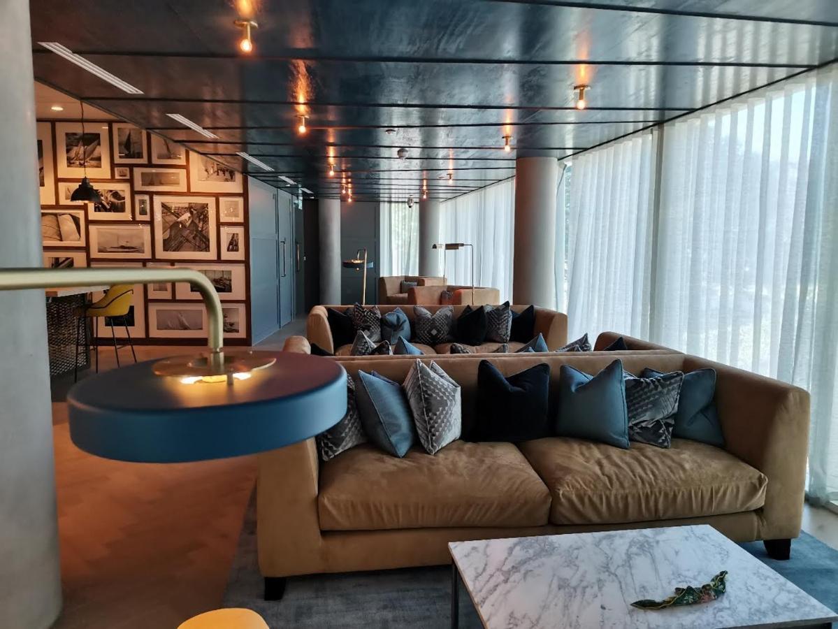 Charles Hope Canary Wharf South Quay Лондон Экстерьер фото