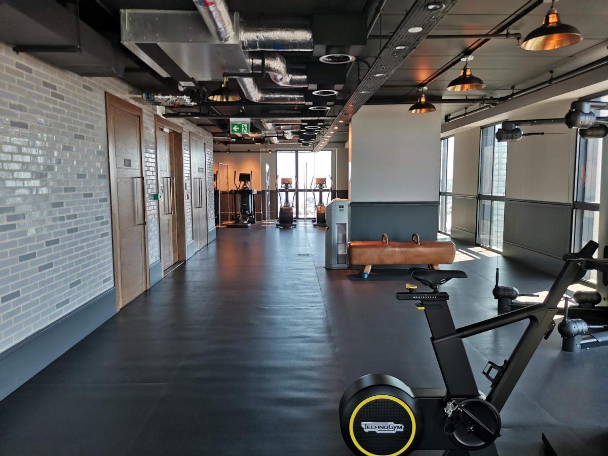Charles Hope Canary Wharf South Quay Лондон Экстерьер фото