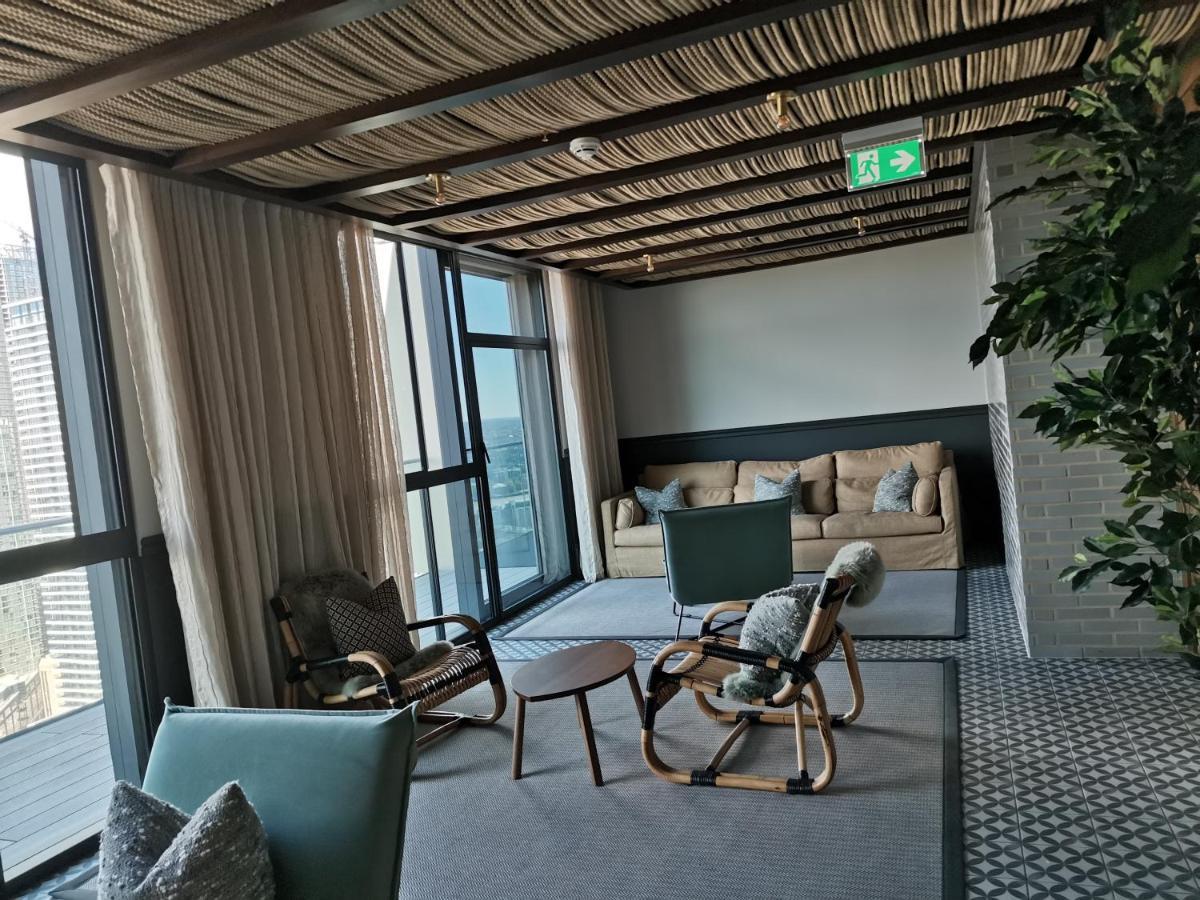 Charles Hope Canary Wharf South Quay Лондон Экстерьер фото