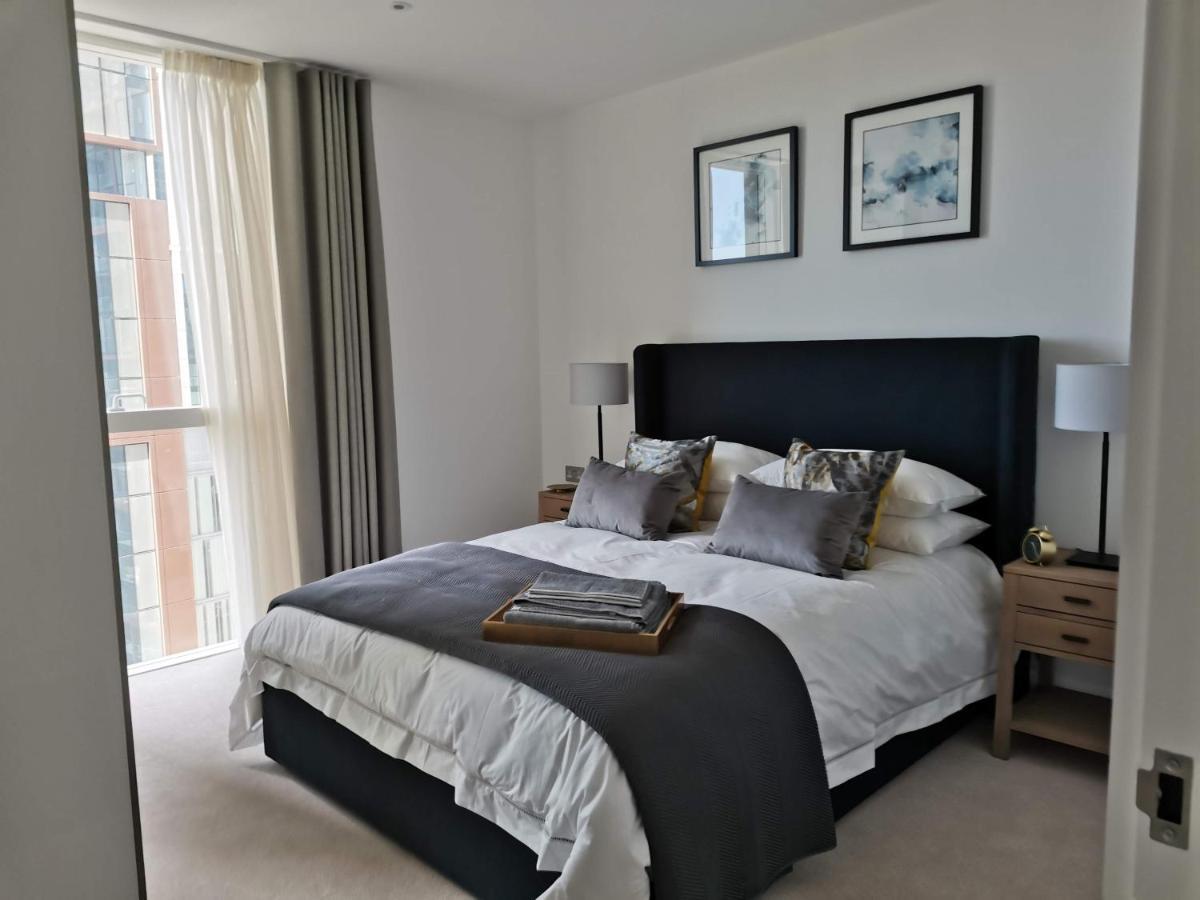 Charles Hope Canary Wharf South Quay Лондон Экстерьер фото